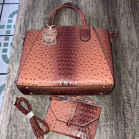 alyssa Handbags - Large 3 piece Ladies Beautiful bag💝💖💝💖